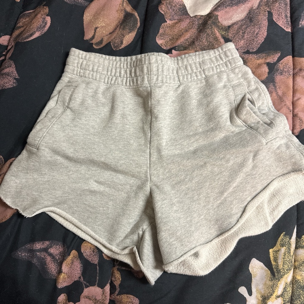 aerie Cozy Elastic-Waist Athletic Shorts in Heather Gray